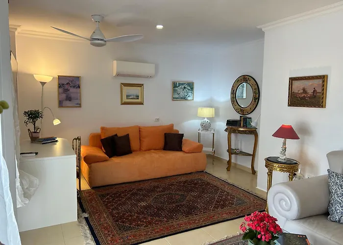 Schoenes Apartment - Ruhig - Aussenpool