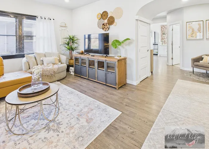 Boho Revival Modern Glam With Ac In Downtown Albany