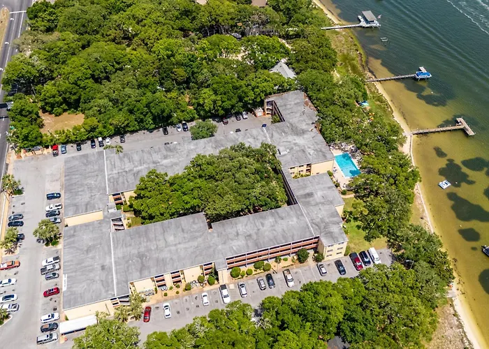 Calm Waterside Condo - Views, Pool & Family Fun