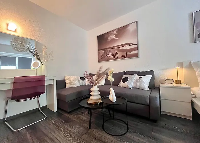 Flh Liberty Home - 2 Queen Beds, Balcony & Free Parking