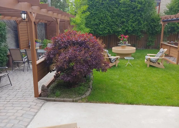 3 Bedrooms 3 Beds Near Metro -2 Parking Free