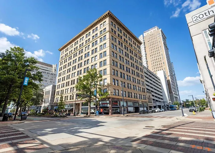 Optimum - Downtown Oasis
