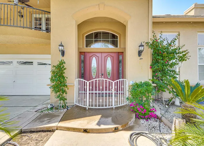 Golf, Fish & More: Cozy 'Safari Unit' In Atwater!