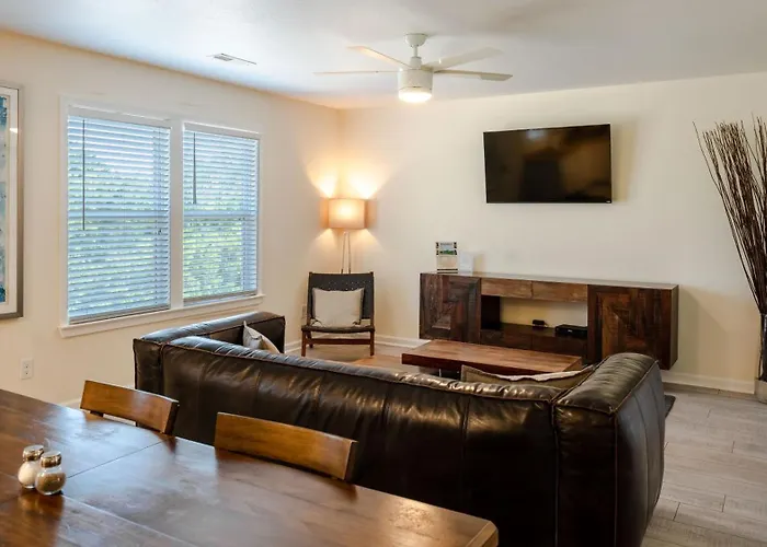 Watermen'S Cabana 2B - 2-Bed, 1-Bath - Walk To Beach Access & Pet Friendly!