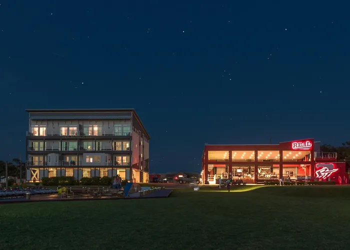 The Cove - 3-Bedroom, 3-Bathroom Penthouse Suite At Real Watersports