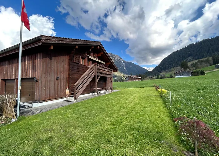 Alpenchalet Weidhaus Gstaad: Versatile Alpine Lodging Options