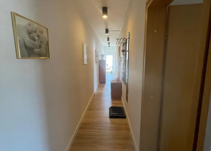 Ferienwohnung Schlosspark Mit 2 Schlafzimmer Und 2 Baeder