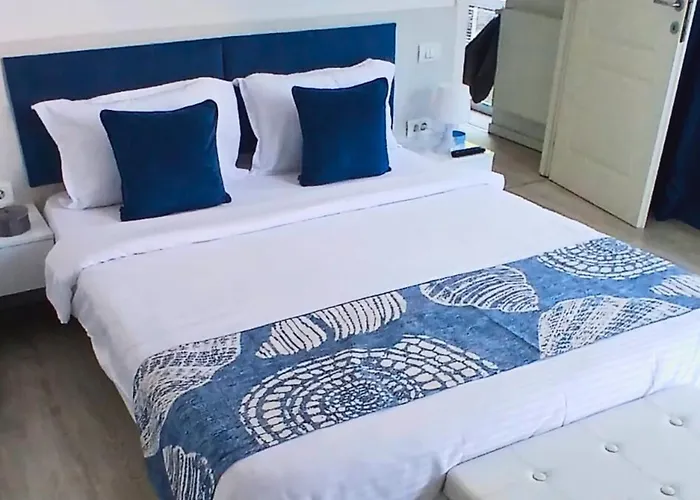Tomis Apartments - Self Check-In