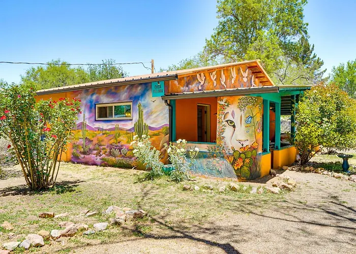 Vibrant 'Casa Paloma' W/ Patio - Near Vineyards!