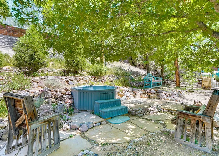 Vibrant 'Casa Paloma' W/ Patio - Near Vineyards!