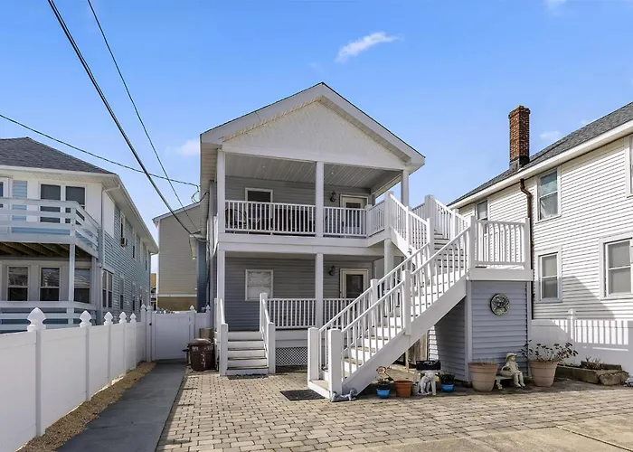 2 Bedroom Condo Only Steps To The Beach!