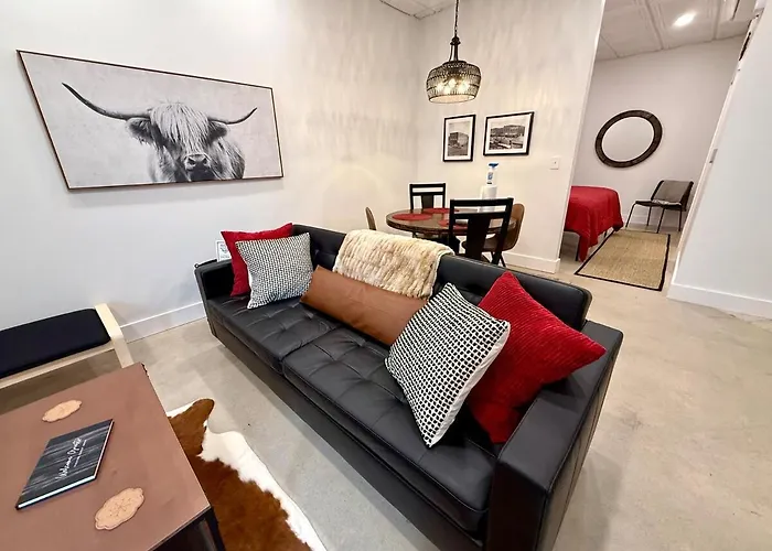 Restful Remedy In Downtown & Historic Pilot Mountain Apartment