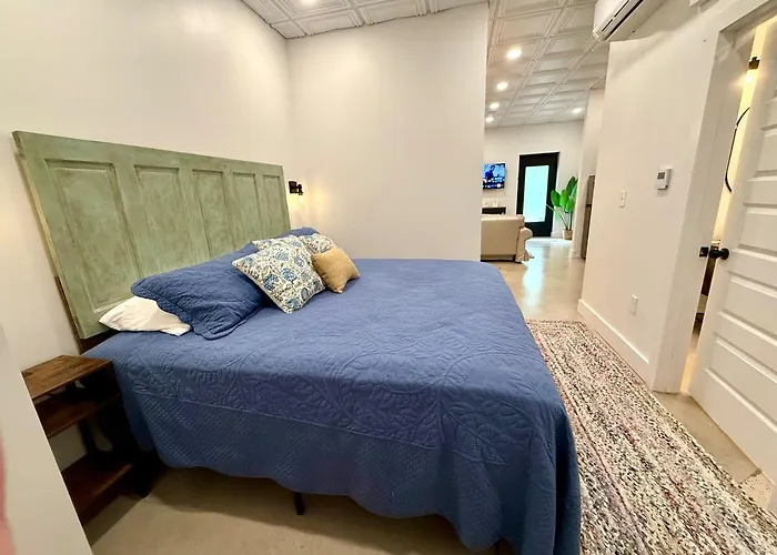 Cozy Cure Apartment In Downtown And Historic Pilot Mountain