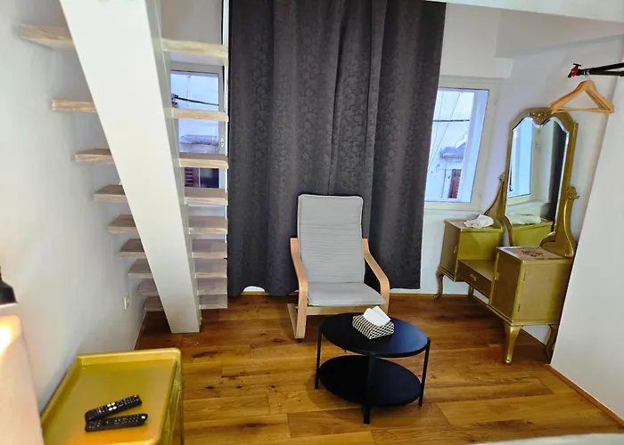 Plutus Apartments With Free Parking