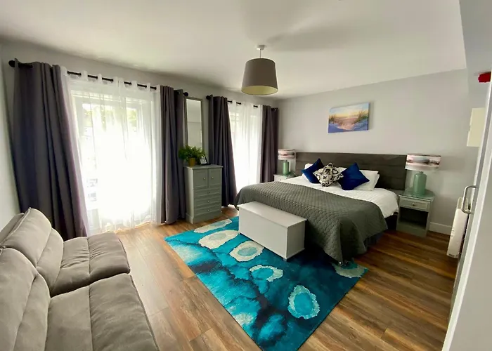 6 New Street Bantry Studio Apartment 2