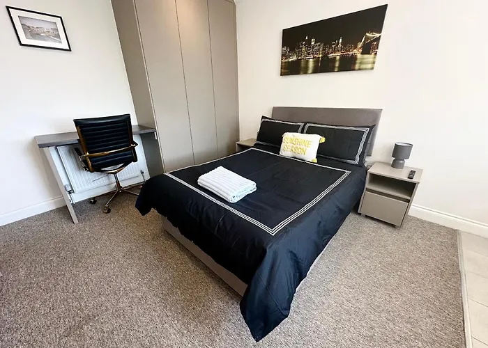 Sunny Modern, Private Apartment,15 Mins To Central London