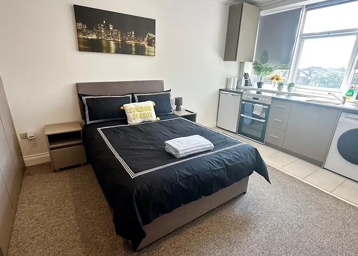 Sunny Modern, Private Apartment,15 Mins To Central London