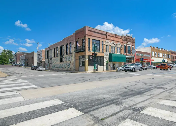 Loft-Style Apt In Dtwn Monett: Pets Welcome!