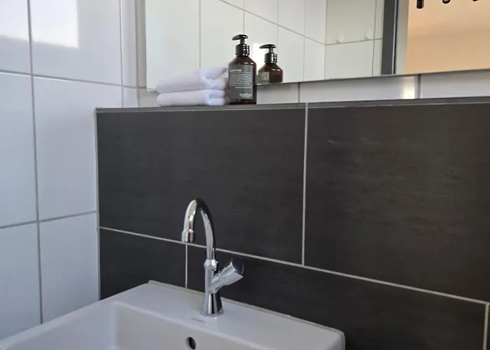 Apartment Pd23 Alte Feuerwache I Ganze Wohnung I 5 Einzelbetten I 3 Zimmer I 3Min Cityhospital I 50M Supermarkt I Kueche I Smarttv