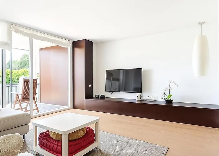Bonito Apartamento Con Jardin