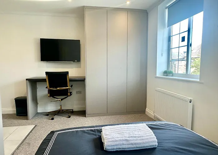 Spectacular Modern, Private Apartment,15 Mins To Central London