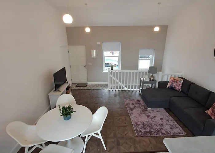 1A Cathedral Place - Cathedral Townhouses Cobh
