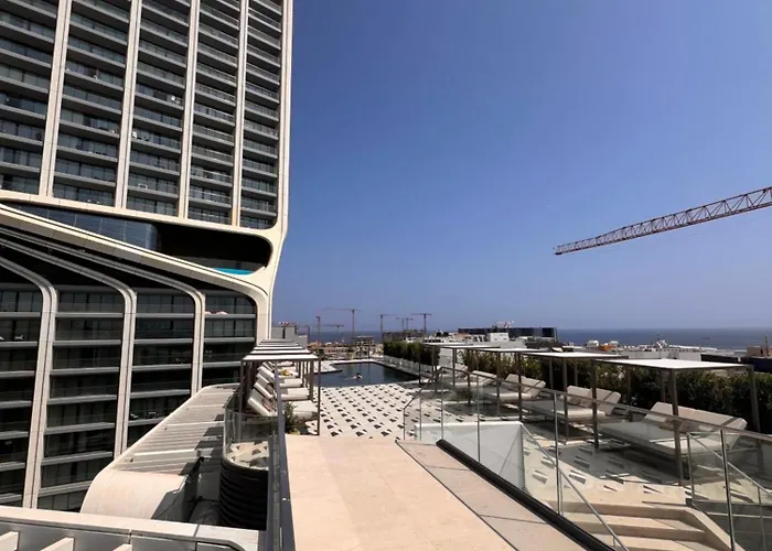 Corner 1 Bed Apart In Mercury Suites With Rooftop Pool Seasonal