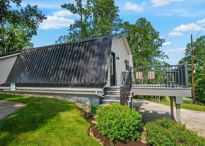 The Barn At Sharp Run-Modern Barn In The Heart Of Amish Country