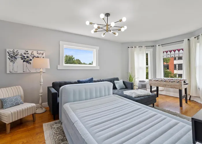 Modern Renovated 2Br Near Su, Zoo, Destiny & Downtown