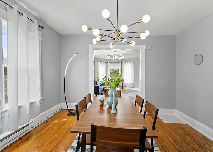 Modern Renovated 2Br Near Su, Zoo, Destiny & Downtown