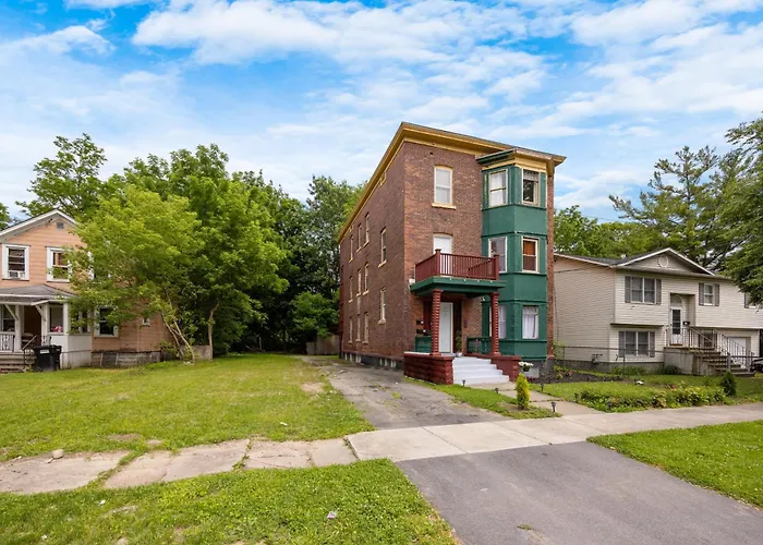 Modern 2Br Near Syracuse University, Zoo, Destiny Usa & Downtown Syracuse