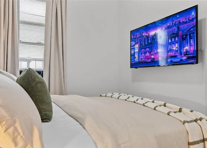 Style & Comfort 3 Rooms 15 Min From Nyc