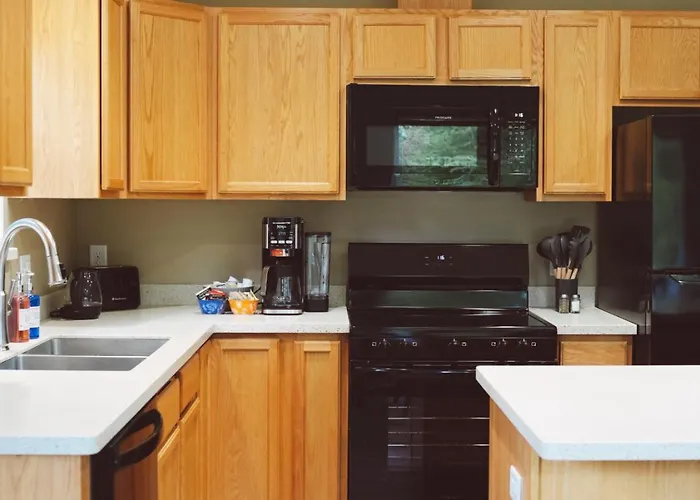 Lakeshore Lodging Apartment F
