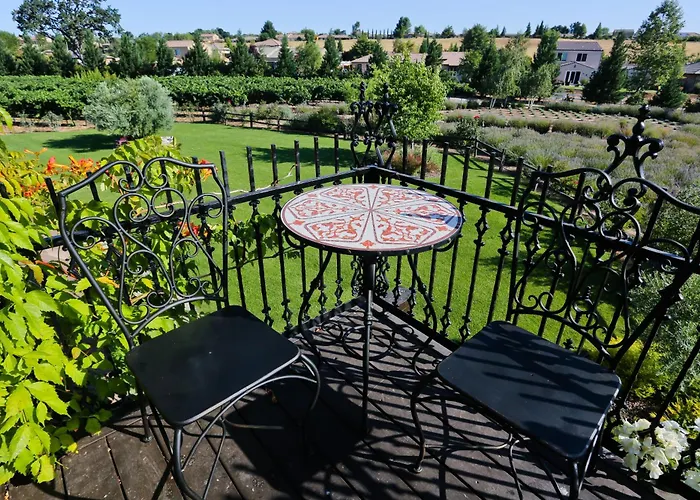 Onx Wines - Briarwood Apartment