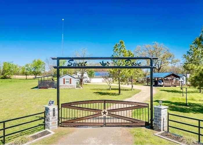 Country Suite Apartment Near Lake Fork With Stocked Pond And Walking Trails