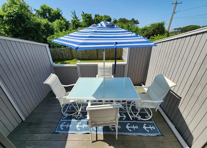 Spacious Oceanfront 3Br Condo With Private Beach In Ideal Hyannis Location