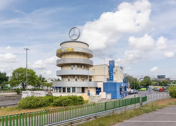 Cheap hotel: Hotel Und Rasthof Avus