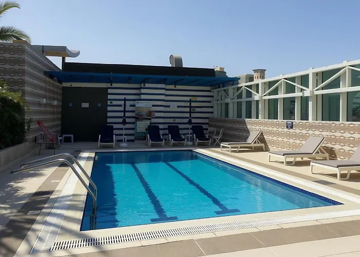 Hotels With Four Stars Queen Palace
