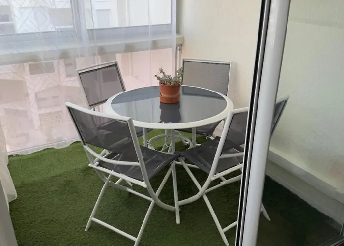 Appartement 40 M2 Climatise Au Centre Ville De Lgm