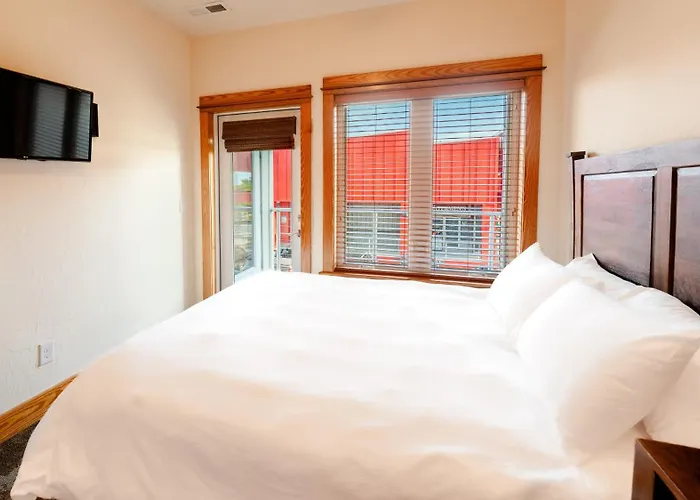 The Cove - 3-Bedroom, 3-Bathroom Penthouse Suite At Real Watersports
