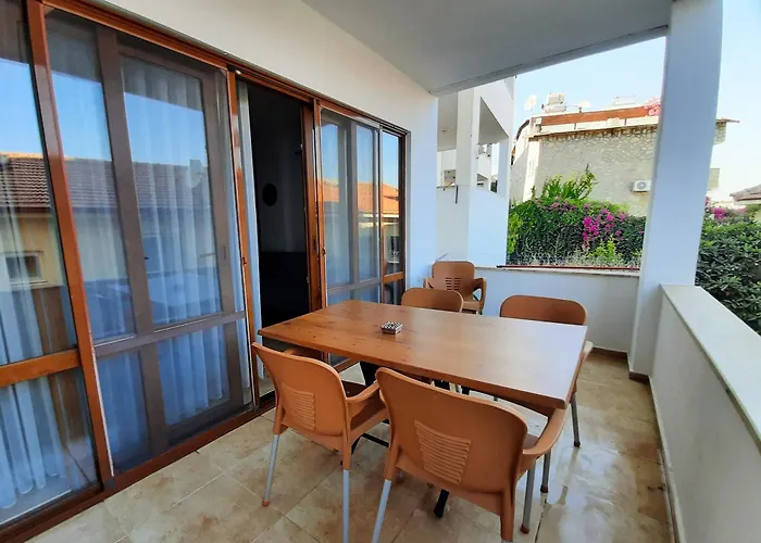#481 - Spacious 3Br Duplex With Private Garden