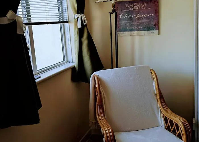 Apartment Wexford Crescent Mall