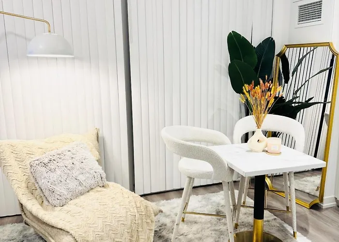 Bright & Cozy 1 Bedroom Retreat
