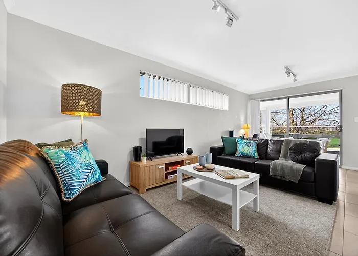 Stylish Corporate Stay With Wi-Fi & Parking