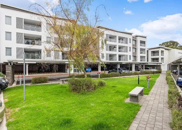 Stylish Corporate Stay With Wi-Fi & Parking