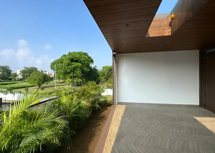 Skywood Villa Apartment
