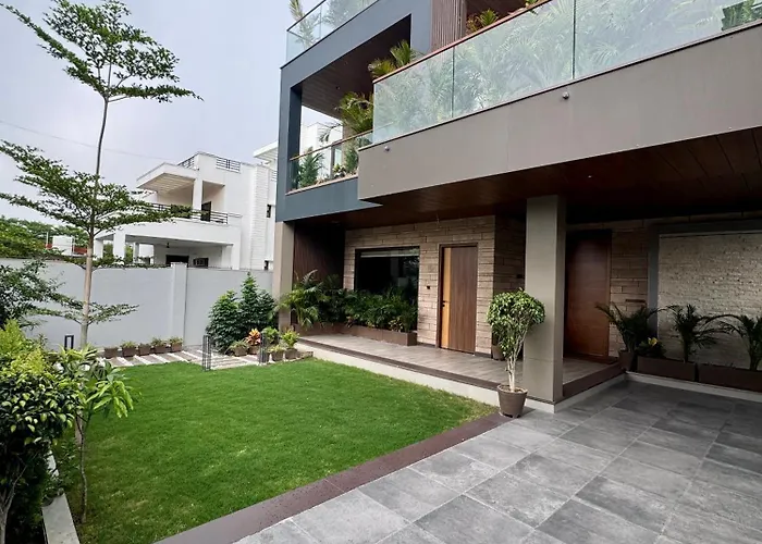 Skywood Villa Apartment