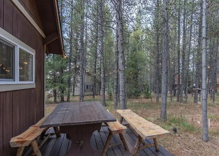 Bear Den - Fire Pit -Hammocks -Bbq -Yellowstone