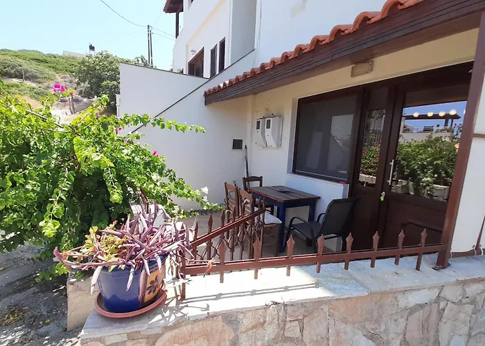 Mandora'S Cozy Sea View Apartment