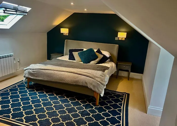 Large Central 3 Bedroom Apartment Superking 5 Guests - Free Parking